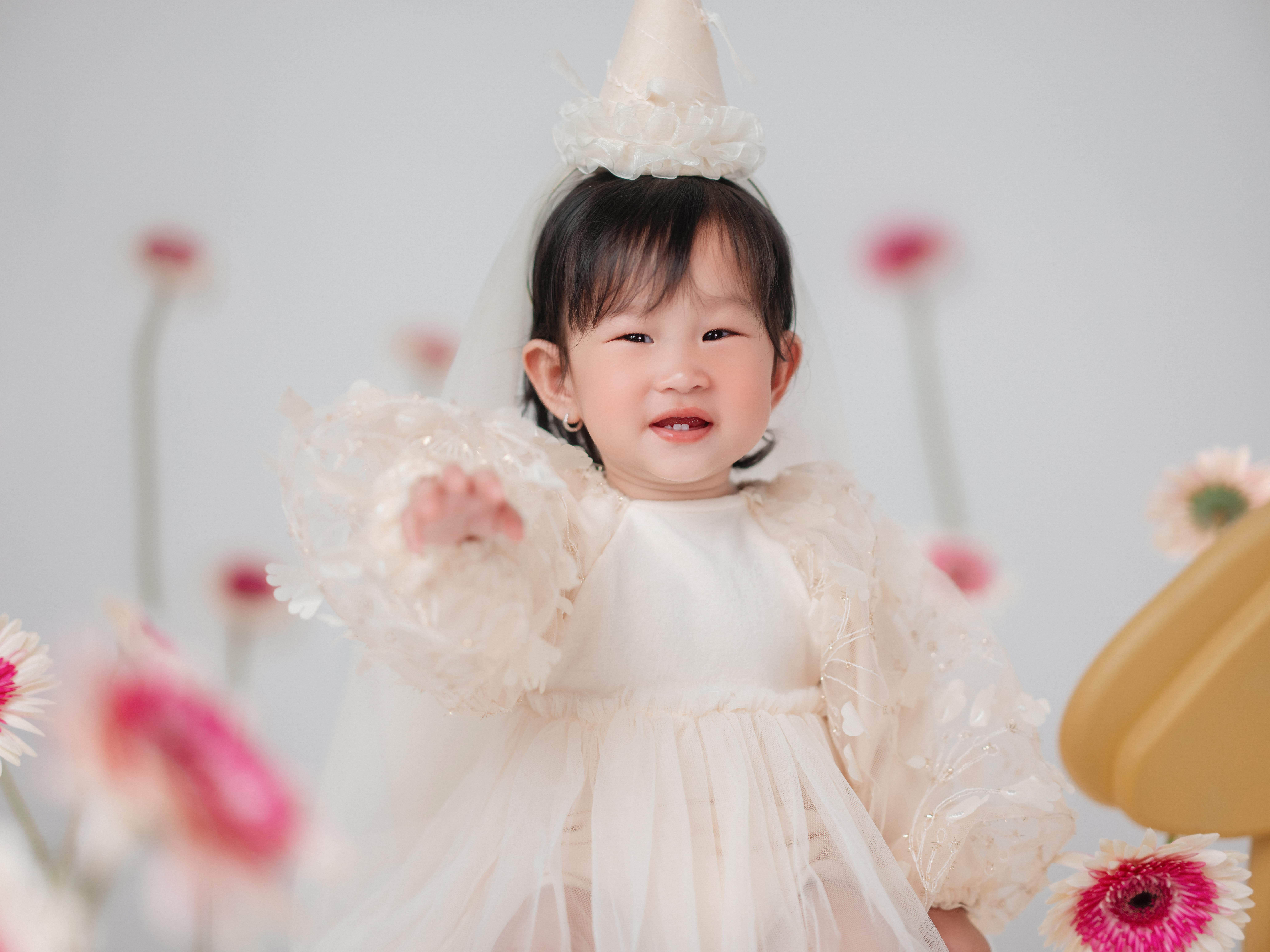 Tú Anh celebrating her first birthday